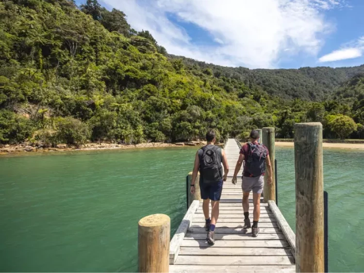 Explore Aotearoa New Zealand | Credit: Miles Holden