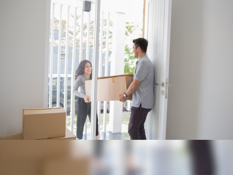 Couple moving in (popup image)