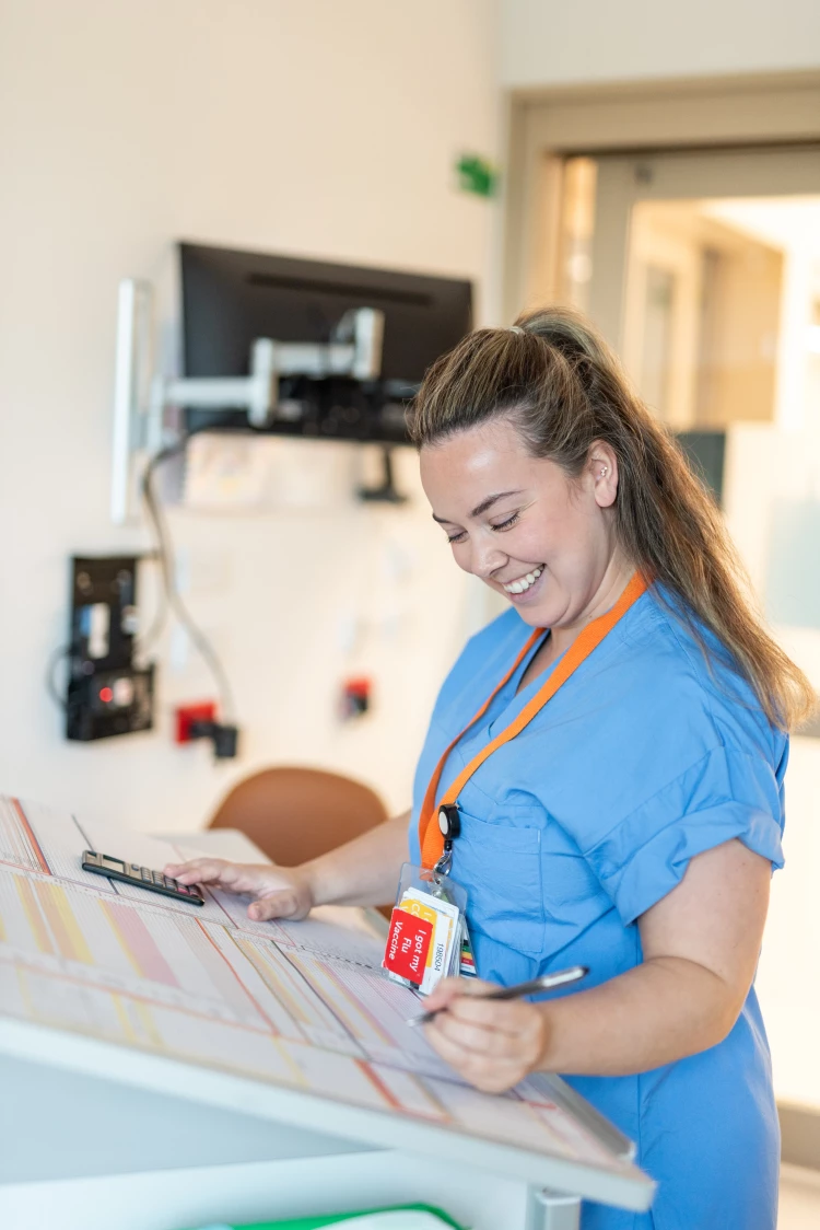 Rebekah, Nurse - Health New Zealand (high res, sideon)