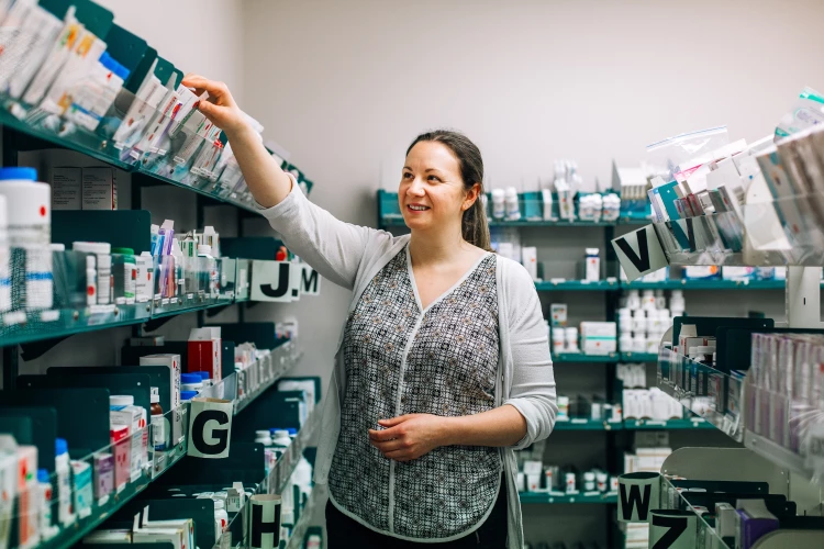 Rosanna, Pharmacist - Health New Zealand (side-on)